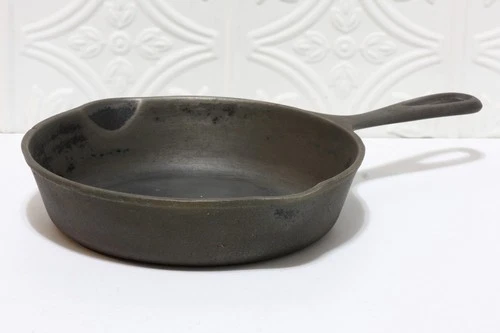 Wagner Ware Sidney O Cast Iron Skillet #5 1055E Double Pour Spouts Vintage