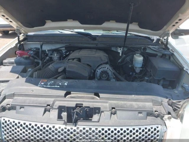 Used Front Right Door Assembly Front fits: 2011 Gmc Yukon xl 1500 Front Right Gr Foto 3 de 4