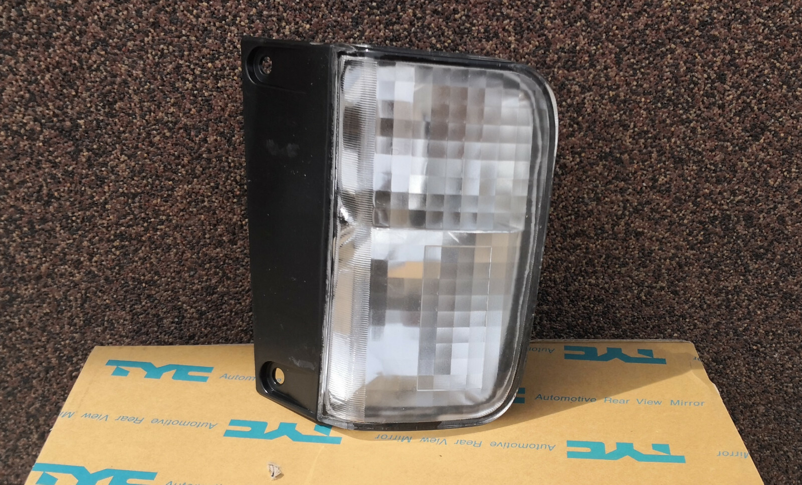 Feu arriere droit Opel Vivaro solution anti contre-visite pour phare casse 2001-2014