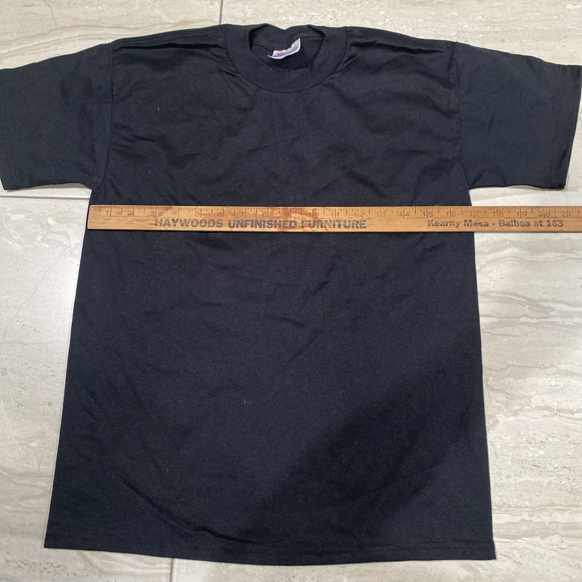 Vintage 90s Hanes Heavyweight Blank black T-shirt Youth L