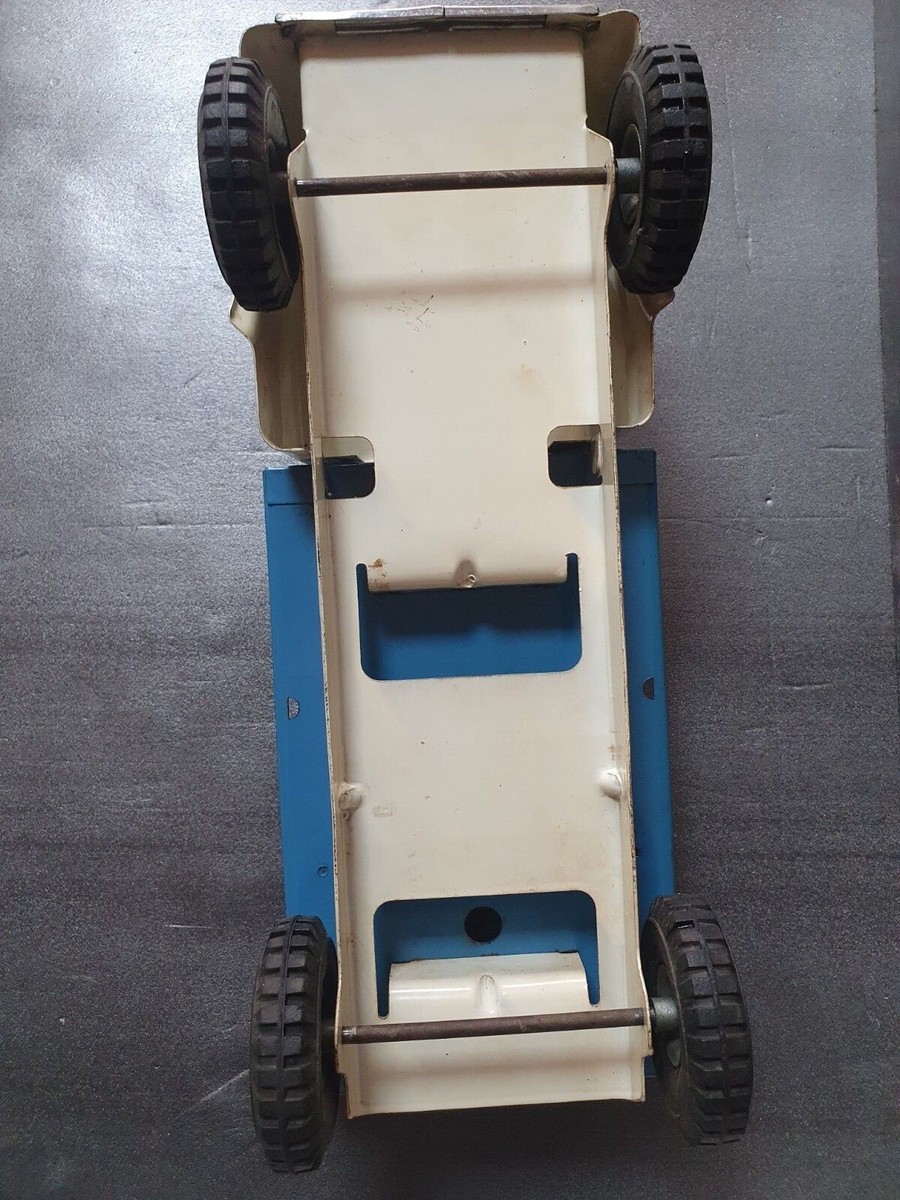 TRI-ANG VINTAGE MILK TRUCK/ LORRY WITH MILK BOTTLES. VINTAGE