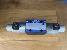 POCLAIN CETOP 5 Valve 4/3 P Blocked A&B to Tank in Neutral KV-4/3-5KO-10-6