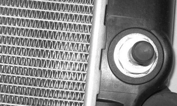 Radiador para 05-15 Toyota Tacoma 2.7/4.0L L4/V6 automático fila única Foto 4 de 4