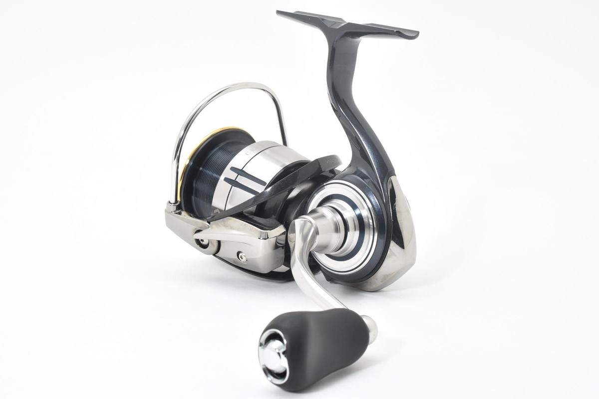 Daiwa 19 Certate LT 3000-CXH Spinning Reel Near Mint from JAPAN
