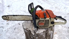 STIHL 028 AV Wood Boss Chainsaw 18" bar starts and idles needs crank seal *READ*