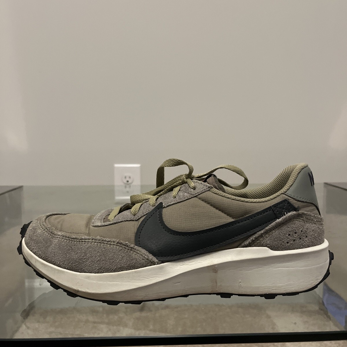 Nike Waffle Debut SE Low Neutral Olive/Dark Stucco Mens Size  display picture 1