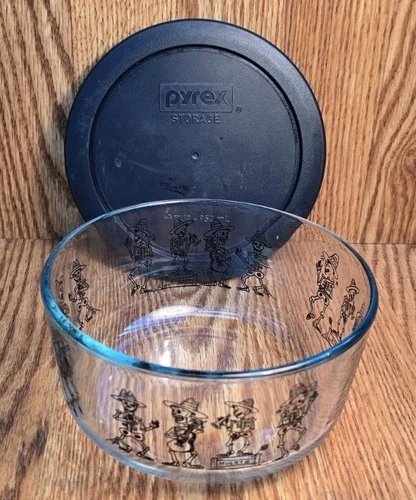 Pyrex Limited Edition 7201 4Cup Clear Glass Bowl Mariachi Skeletons Muerte & Lid