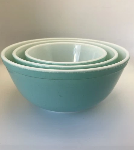Pyrex Vintage Robin Egg Blue / Turquoise Nesting Mixing Bowl Set 401 402 403