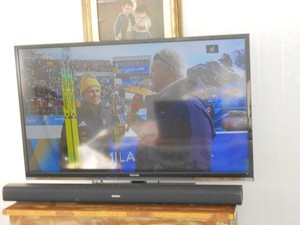 Toshiba Fernseher 40 RL933 mit Fernbedienung mit ext. Lautsprecher gebraucht