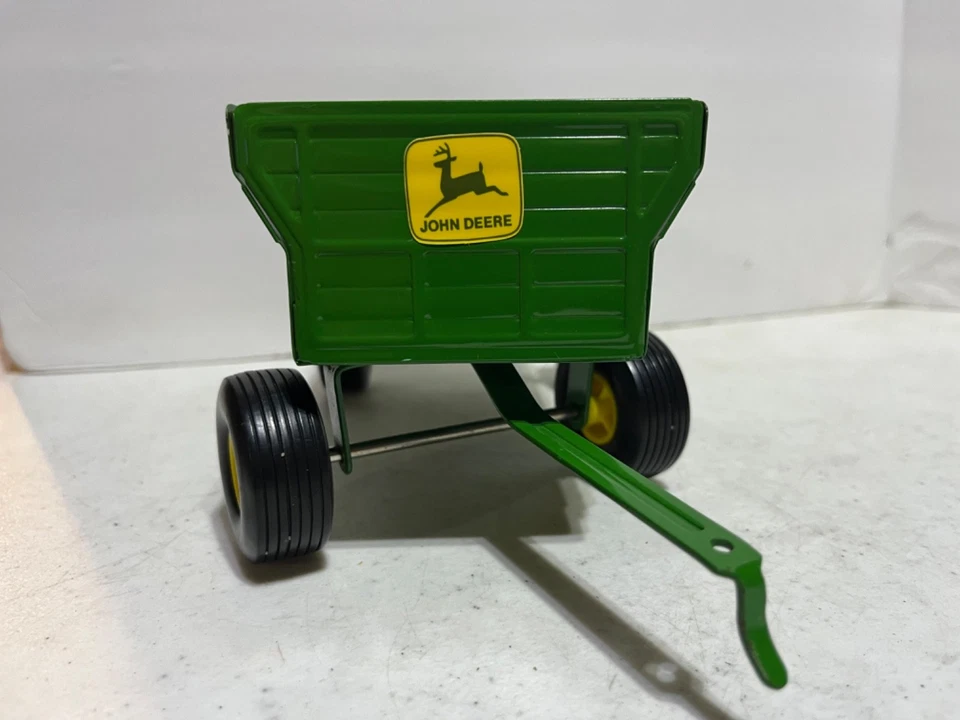 John Deere Flarebox Wagon w Balloon Tires & Deere Decals 1/16 by Ertl - Image 2 of 4