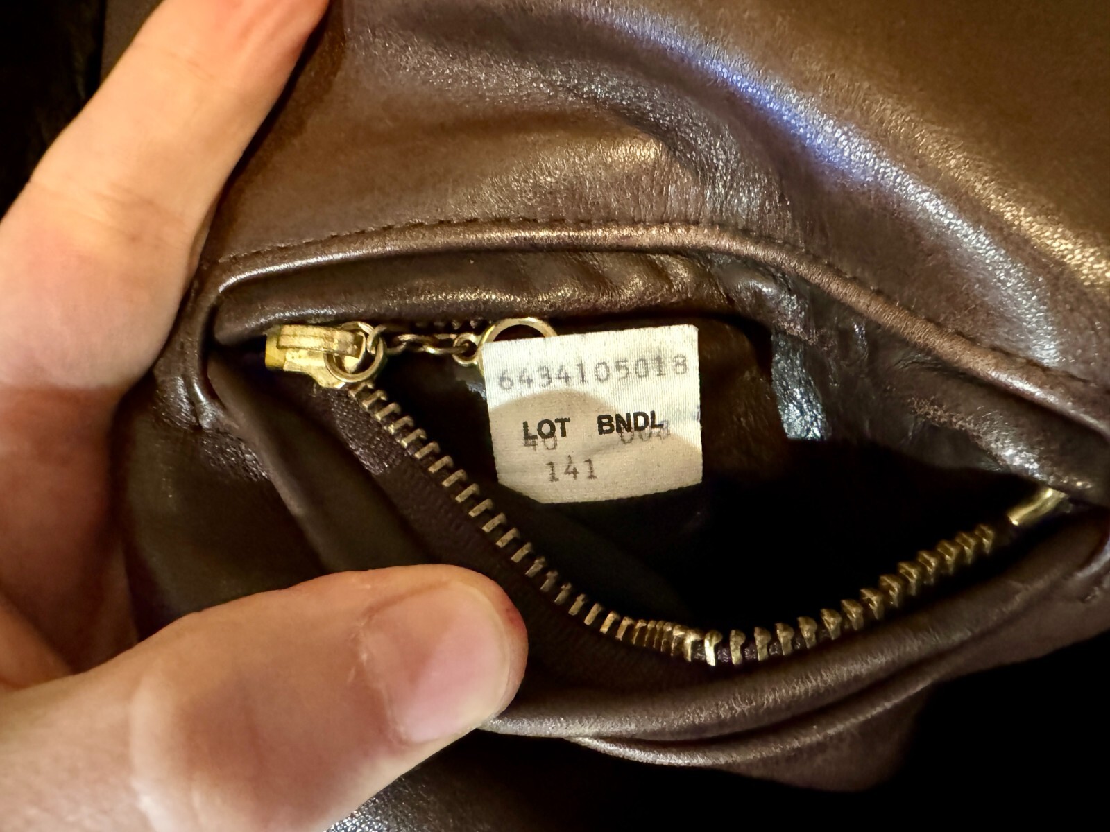 Schott NYC Bomber Femme - Style Oversize Années 90 - Matière Recyclée - Poches Pratiques