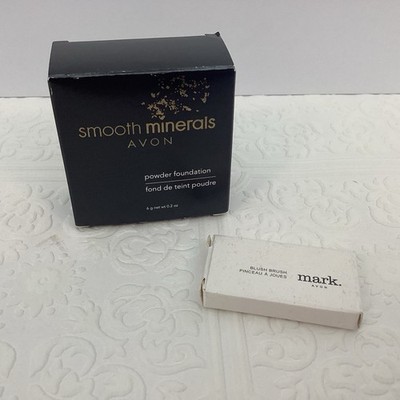 Avon Smooth Minerals Powder Foundation, M02 Soft Ivory NEW/Boxed & Blush Brush