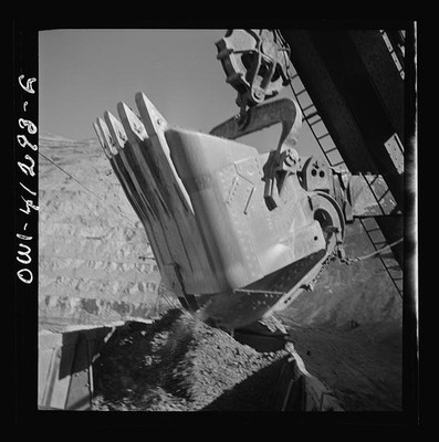 Bingham Canyon Utah 1942 Power Shovel Loading Ore Utah Copper Company