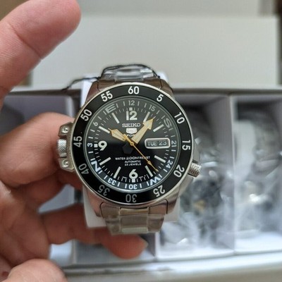 New Seiko 5 SKZ211K1 Sports Map Meter Atlas Black Automatic Men's