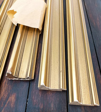 Lot de 4 anciennes larges baguettes dorées à la feuille - longueur 80 et 100 cm