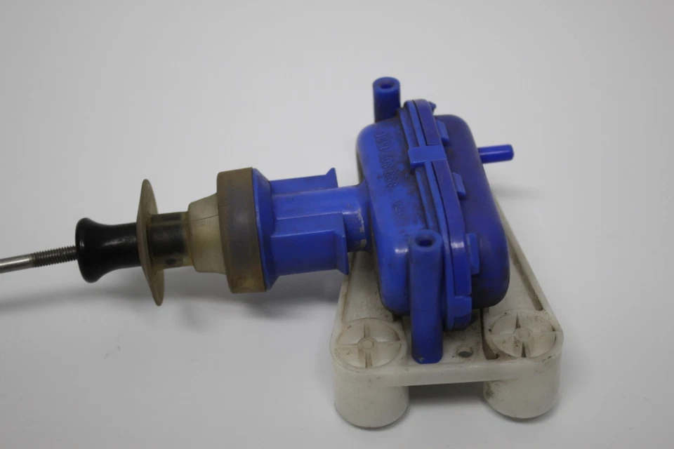 Mecanismo de vacío cerradura central puerta trasera audi rs2 8c b4 893862153d Foto 2 de 4