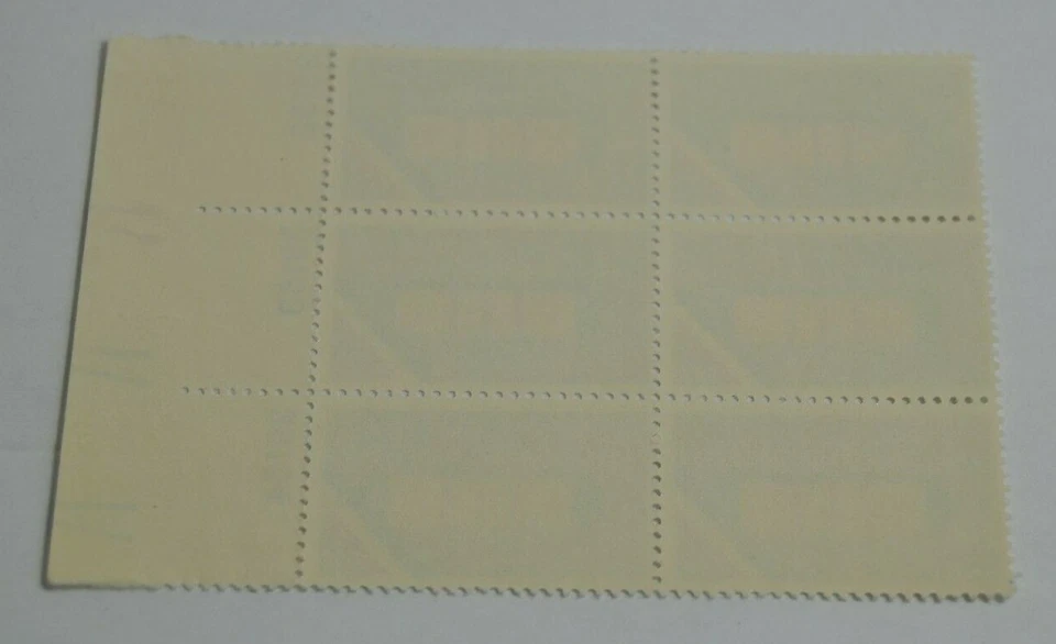 USA 15 Cent Stamp Block of 6 HONORING VIETNAM VETERANS Scott 1802 - Image 2 of 4