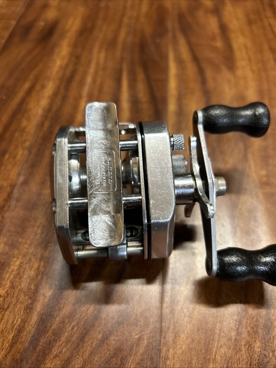 Shimano BANTAM 100 Designed for Professionals RH Bait Casting Reel
