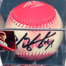 SK Wyverns Kim Kwang-hyun Autographed Commemorative Ball Official