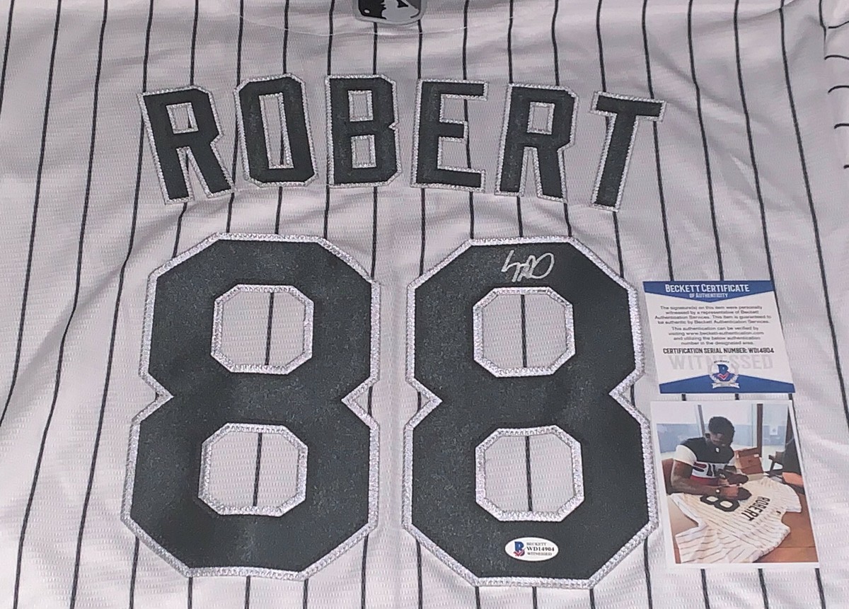 Luis Robert White Sox Autographed Signed NIKE Jersey Beckett WITNESS COA  HOME