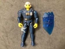 Vintage Hasbro 1988 COPS N Crooks Barricade Cop Action Figure with shield part