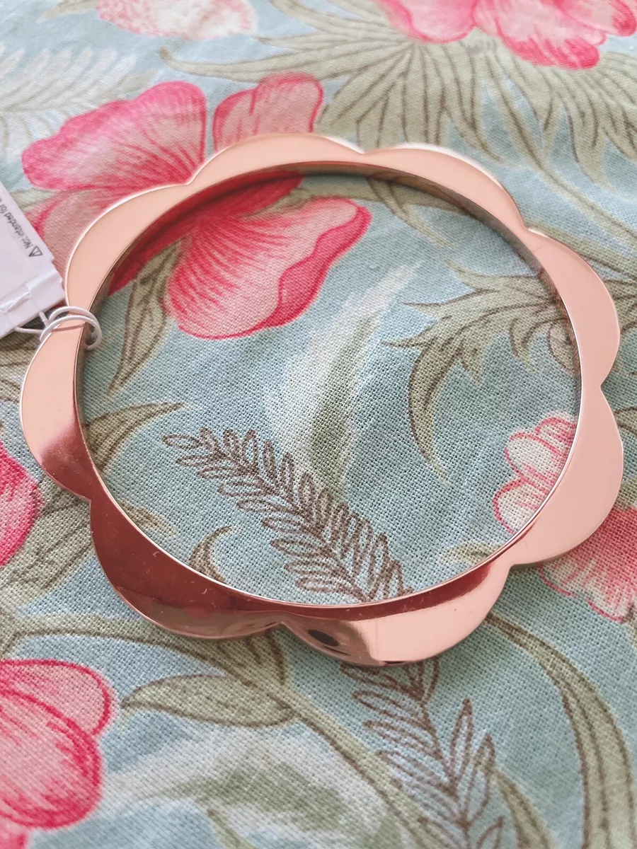 Kate spade scallop bangle deals