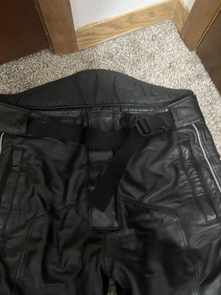 Pantalones grandes de moto de nieve aislados de cuero negro puro Polaris de colección raros Foto 4 de 4