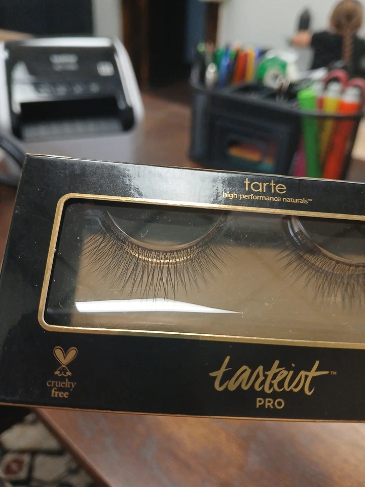 Vestido preto Tarte Lele Pons Tarteist Pro cílios sem crueldade - Imagem 2 de 4