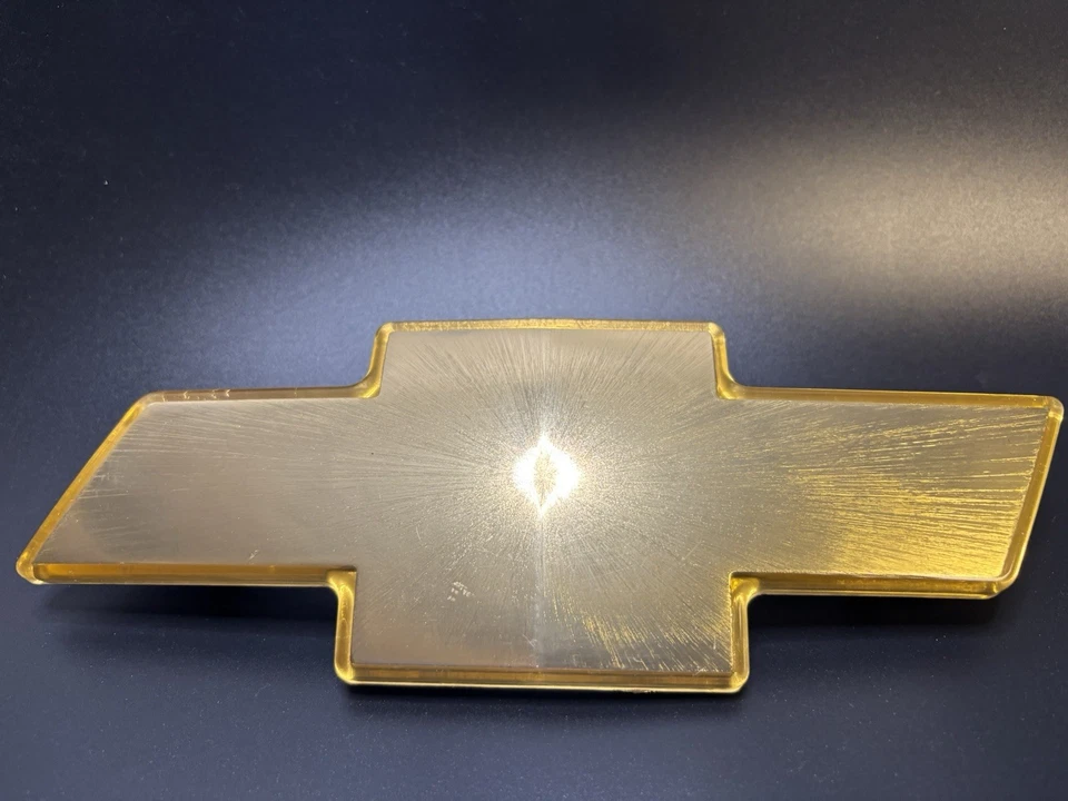 🔥 CATEYE 2003-2005 Chevy Silverado 1500 Grille Gold Bowtie 🔥 - Image 2 of 4