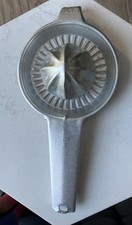 Vintage Foley Aluminum Citrus Lemon Orange Juicer Squeezer Reamer Made in USA