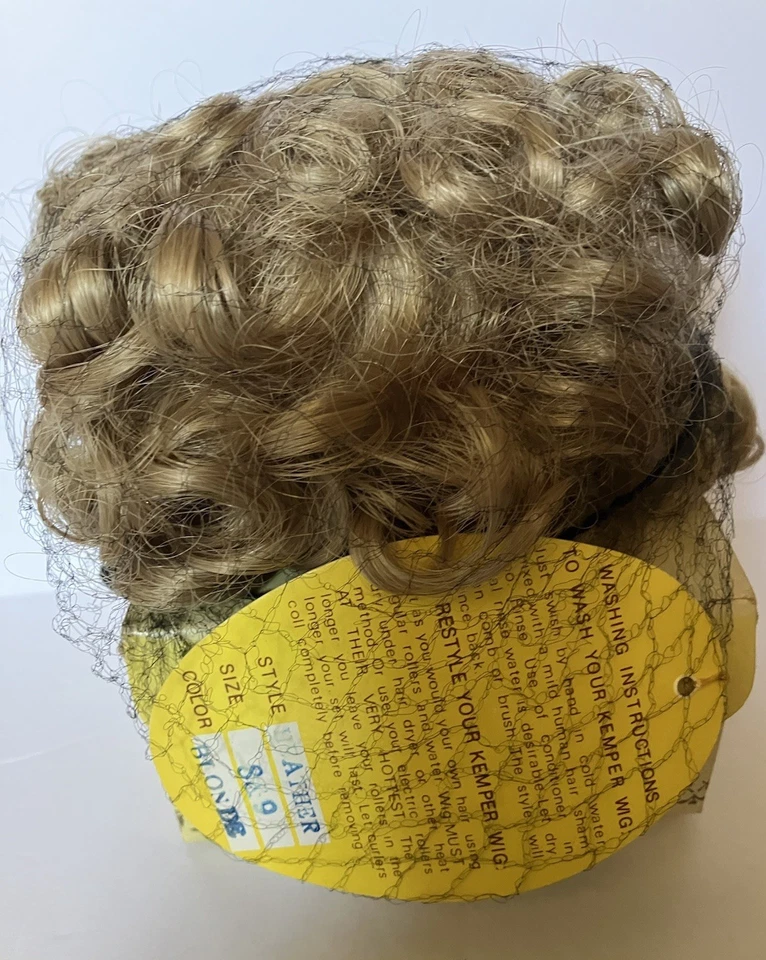 Doll Wigs Various Sizes Colors Lot Of 6 Some  New In Box 1 Pair Of Doll Shoes Foto 3 de 4