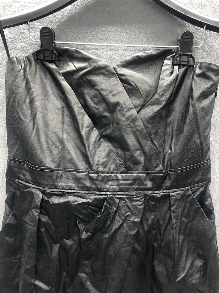 Jersey de una pieza sin tirantes Rachel Roy 12 bolsillos negros imitación cuero aspecto envolvente Foto 2 de 4