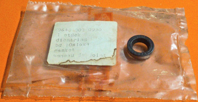 NEW OLD STOCK OEM STIHL OIL SEAL 10X16X4 08 08S E15  E30 CHAINSAW 96430030930