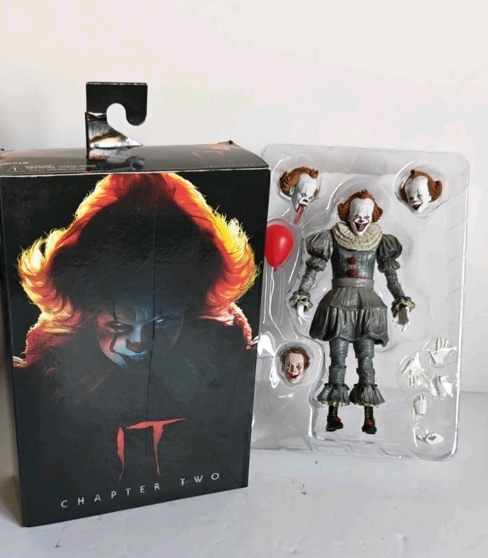 NECA IT Chapter 2 7"" Scale Action Figure Pennywise + Accessories