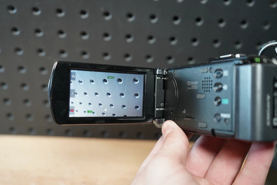 (Z) Sony HDR-CX 150 Handycam Camcorder with Power Supply Tested - Image 2 of 4