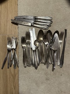 Besteck Konvolut versilbert 90 Messer Gabeln Löffel gemischt 2 588 kg alt antik