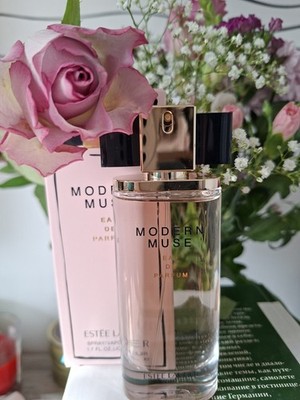 Modern Muse von Estée Lauder Eau de Parfum Spray 50ml für Damen