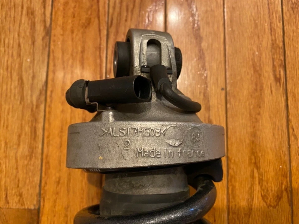 2010 奥迪 R8 V10 原始设备制造商后磁骑行减震器 H&R 弹簧支柱泄漏 — 第 3/4 张图片