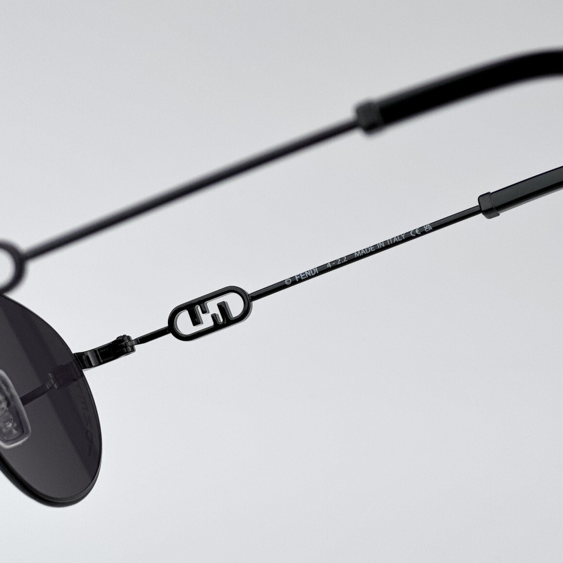 Fendi Men Sunglasses Black Dark Grey Chain Aviator FE40072U