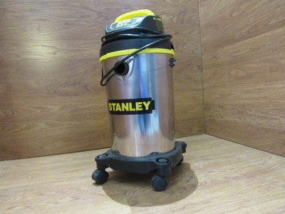 Stanley 2.8 Peak HP Wet/Dry Vac 4 
