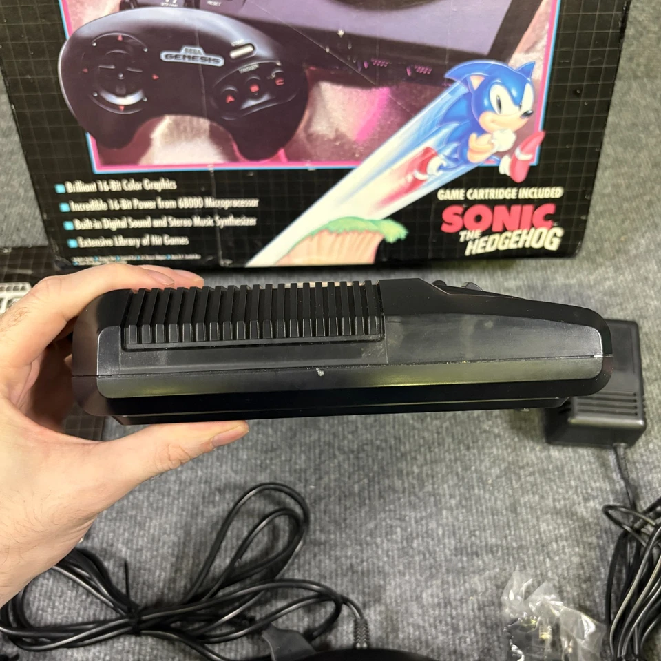 Vintage Sega Genesis Model 1 High Definition Graphics Boxed Sonic Game OEM Rare - Image 4 of 4
