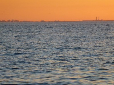 Foto A2 Am Strand von Snettisham mit Blick auf Kraftwerk Sutton Bridge auf S c2012