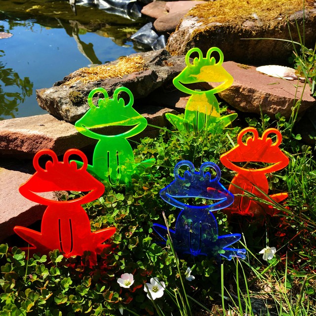 Decorative Garden Stakes Happy Frogs, Set of 5 Medium Garden Ornaments