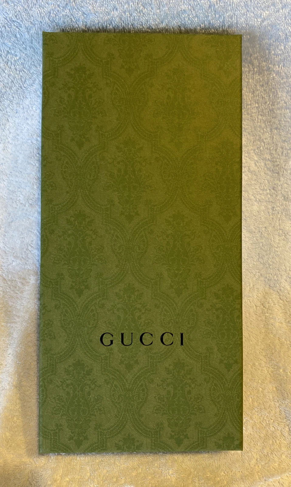 Boîte verte vacances de Noël marque Gucci 13 pouces X 6,25 pouces X 2
