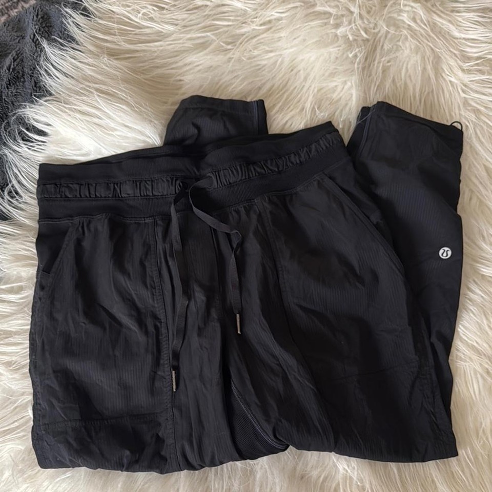 Lululemon pants size 8