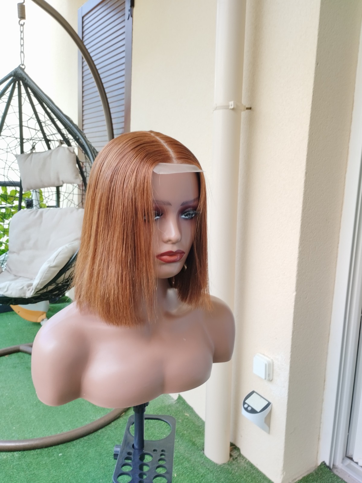 Perruque vietnamienne haut de gamme en cheveux humains lisses pour un carré soyeux