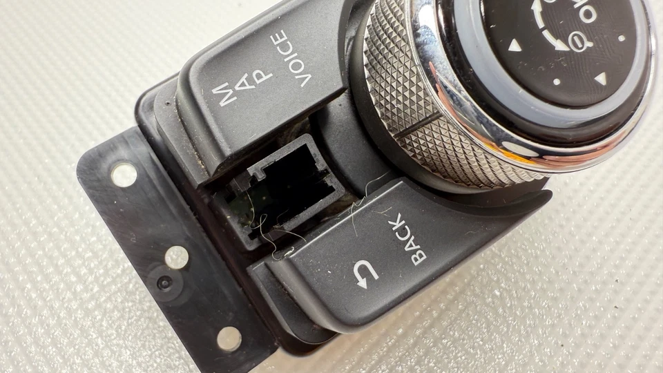 Nissan Máxima 2016-2023 consola central navegación multimedia interruptor de control OEM Foto 3 de 4