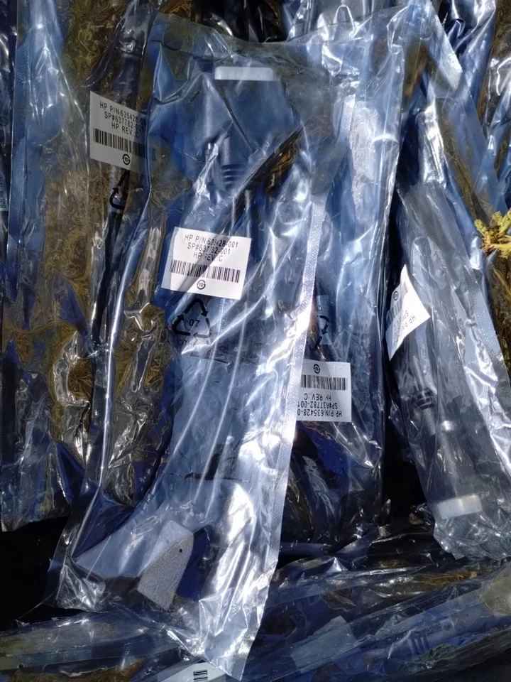 HP DMS-59 to Dual Display Port Adapter Bizlink 635428-001 - Image 2 of 4