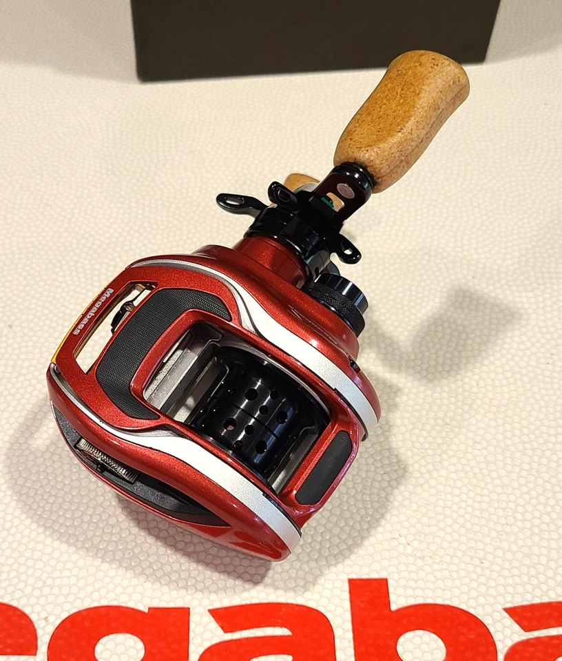 WOW! Megabass FX68L (ROSSA) SP-C Limited Baitcasting Reel  Right Hand New In BOX - Image 2 of 4