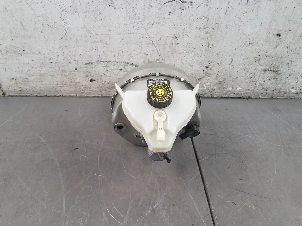 Mercedes AMG C 63 S 2020 cilindro maestro de freno/impulsor #6200 G6 Foto 3 de 4